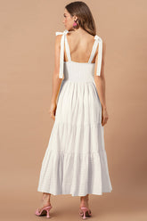 Ärmelloses Sommerkleid mit Streifen-Ausschnitt